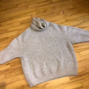 ZARA: Oversized Grey Sweater